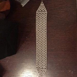 Around the neck necklace